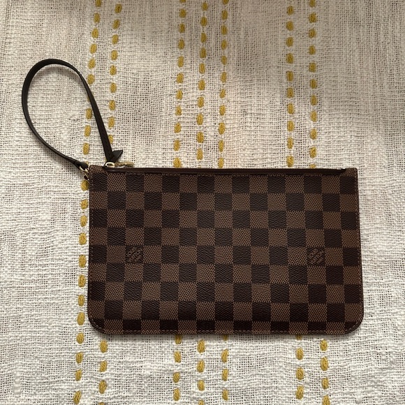 SOLD Louis Vuitton Neverfull MM - Picture 7 of 11